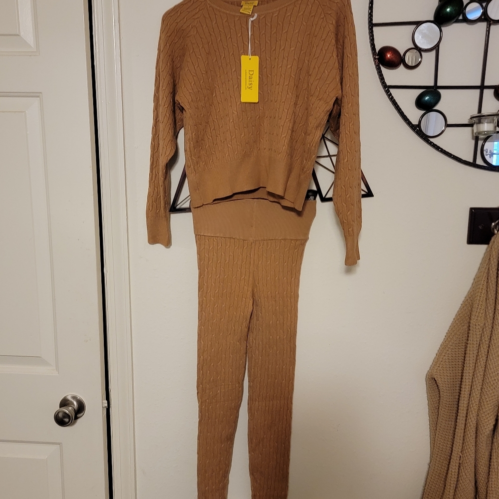 2 piece outfit by Daisy